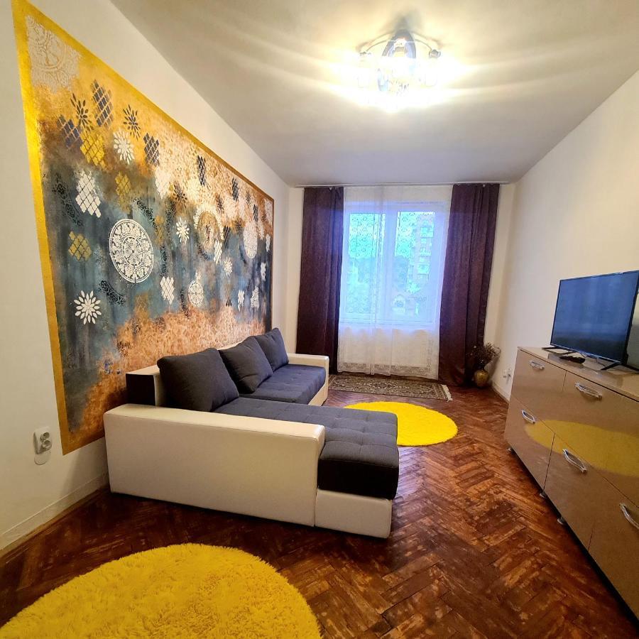 Mural Art Apartament Petrosani Exterior photo
